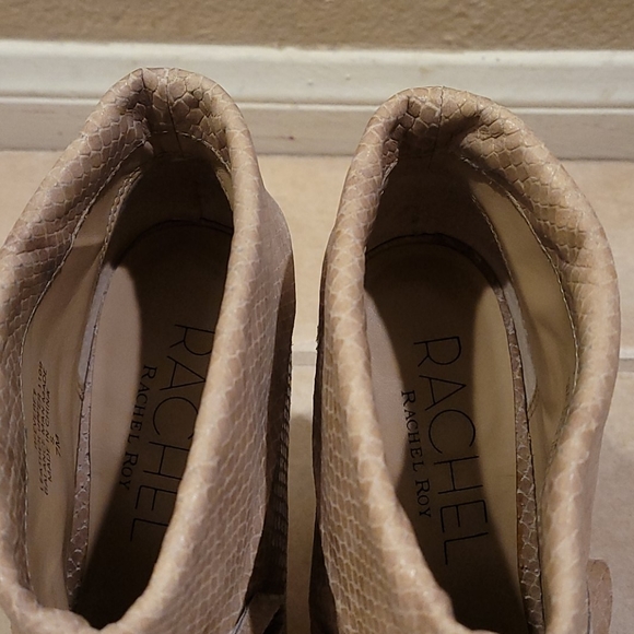 Rachel Roy leather snake embossed booties 7 sand - Picture 4 of 9